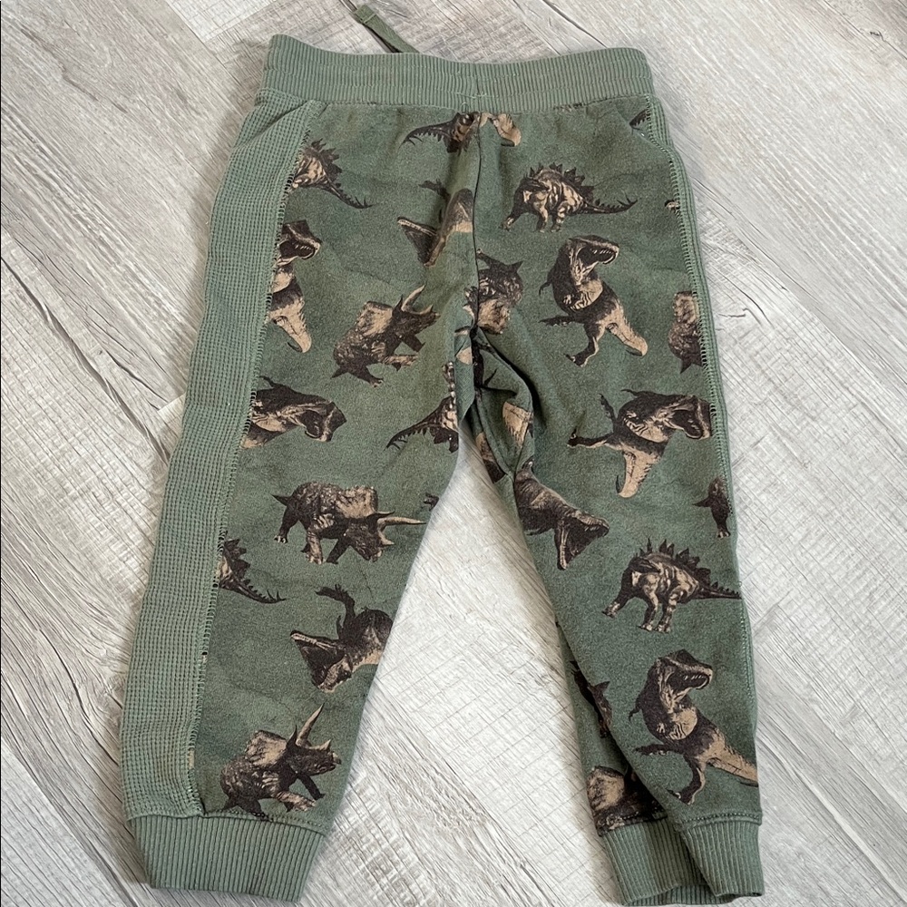 Boys Dino 2 piece outfit - Picture 4 of 7